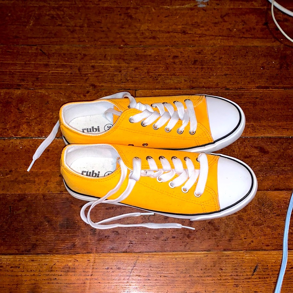 Yellow shoes, Size 8, Brand: Rubi
